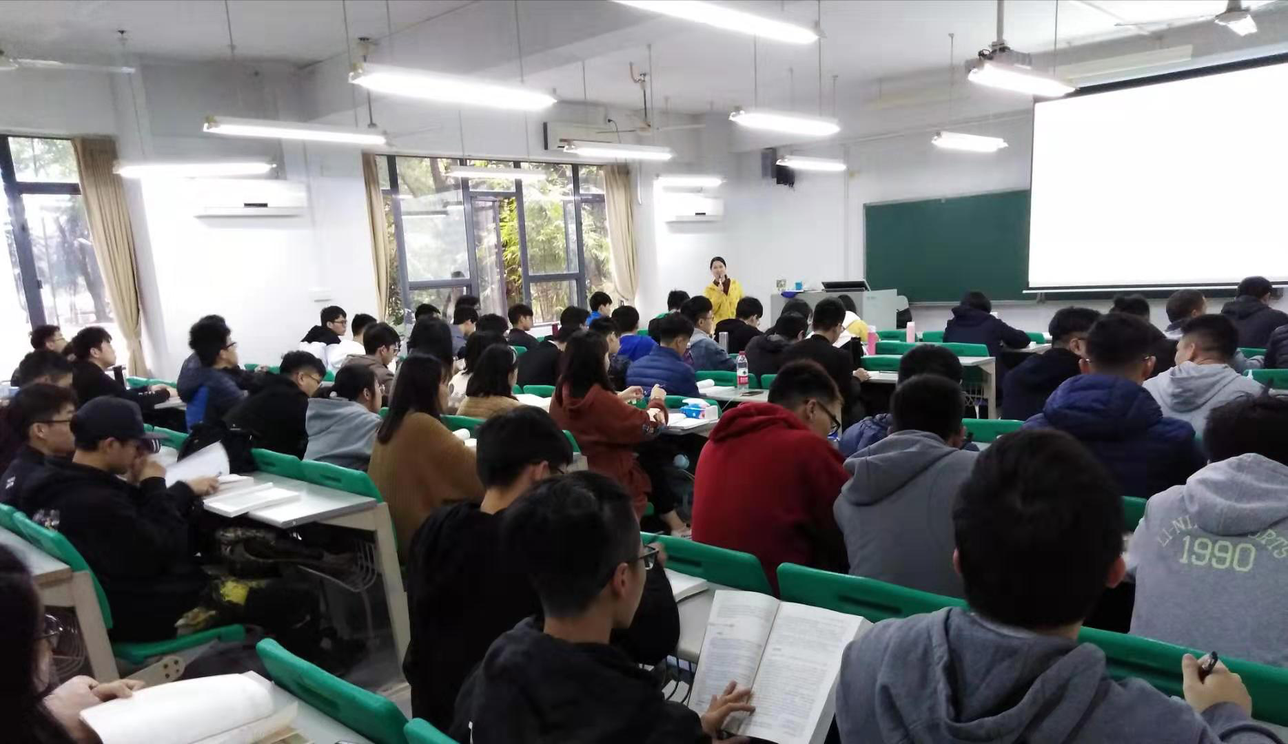 学院领导巡堂督导新学期开学第一课3.png