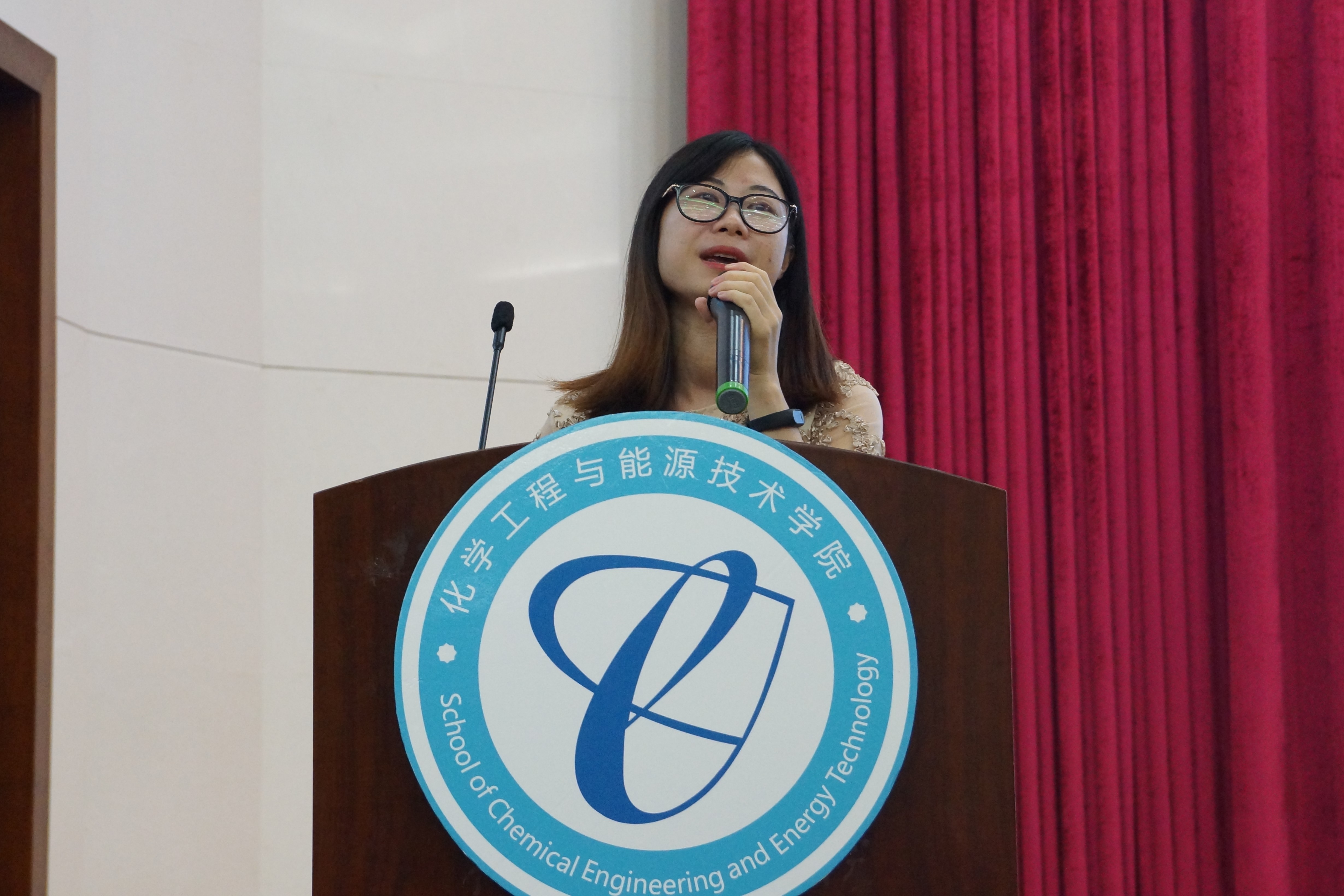 化能学院举办学长-学习经验-生活技巧-分享会2.jpg