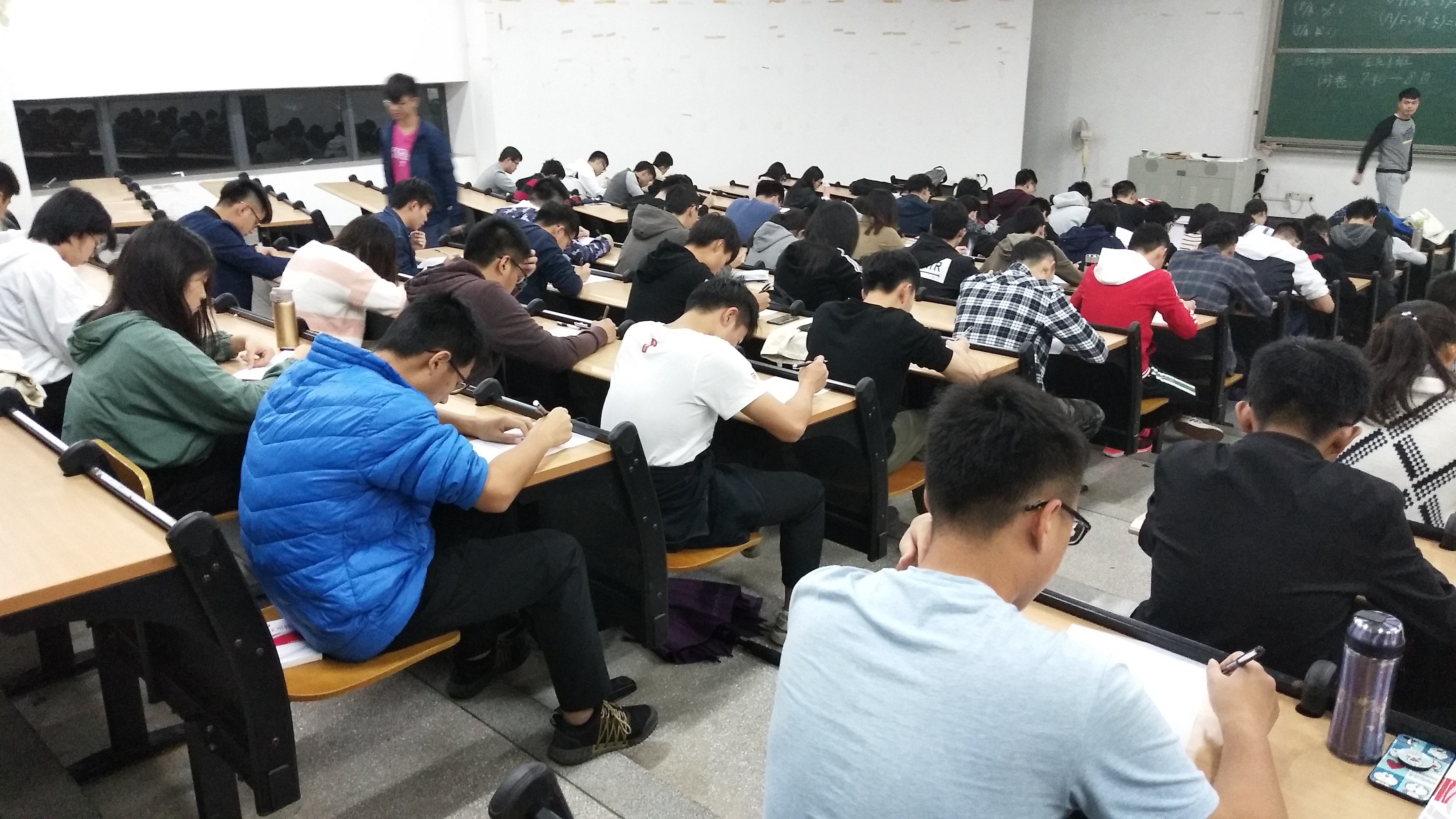 化能学院第五期分党校结业考试顺利进行1.jpg