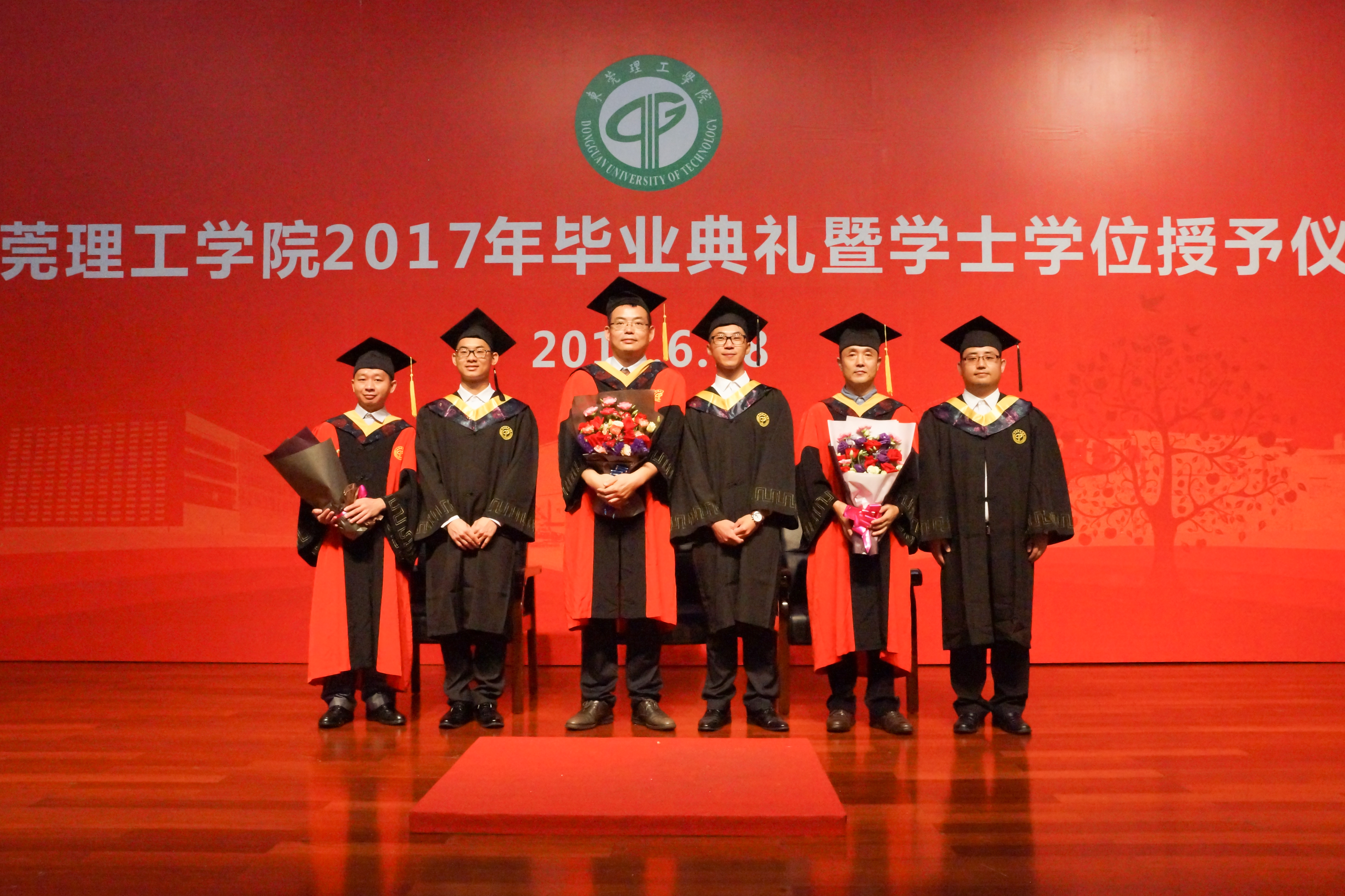 毕业学位授予仪式-3-.jpg