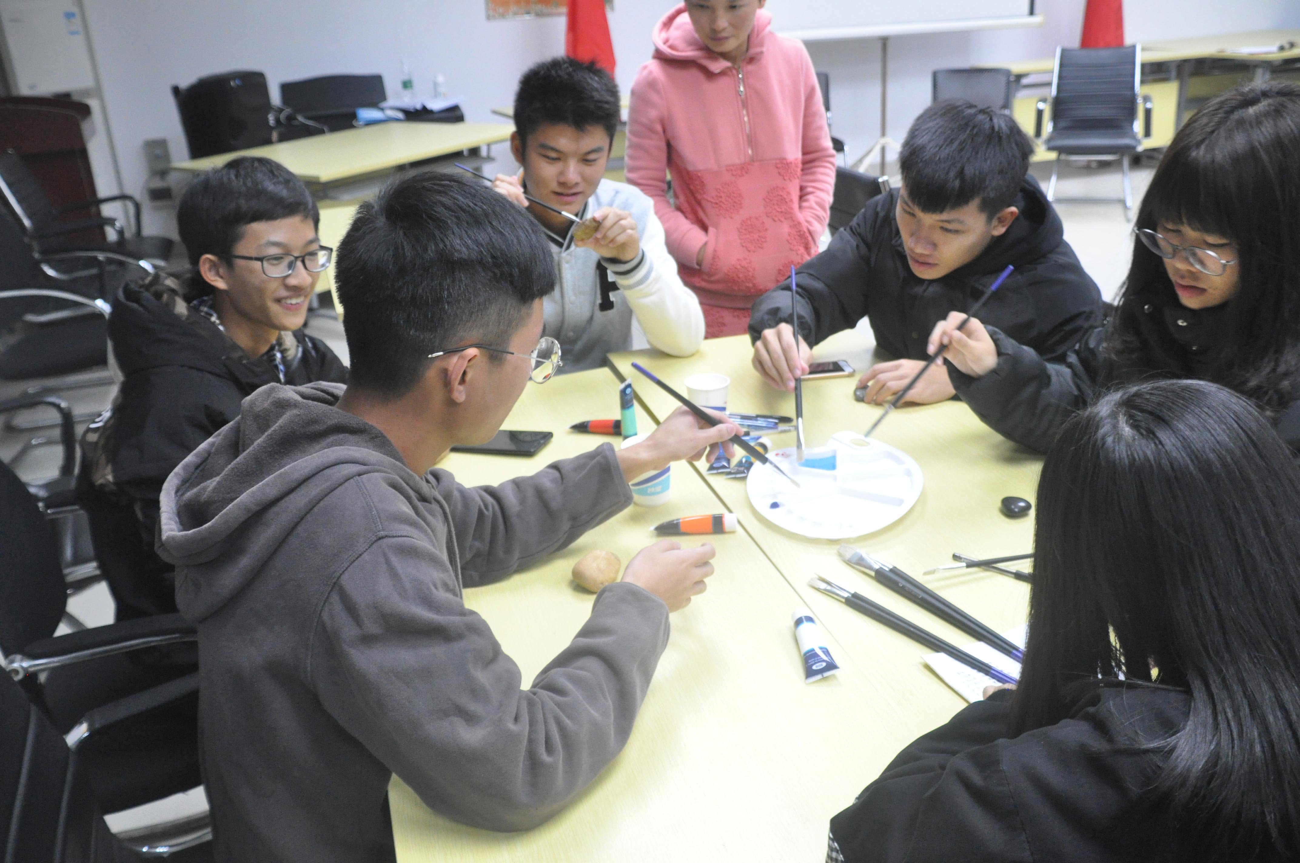 化能学院举行第八期心角落活动3.png